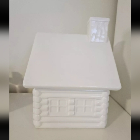White lodge home Cookie Jar NEW 7*11*7 - Picture 2 of 7